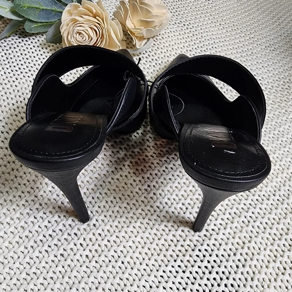 DKNY black high heels size 7.5 NEW - Picture 6 of 7